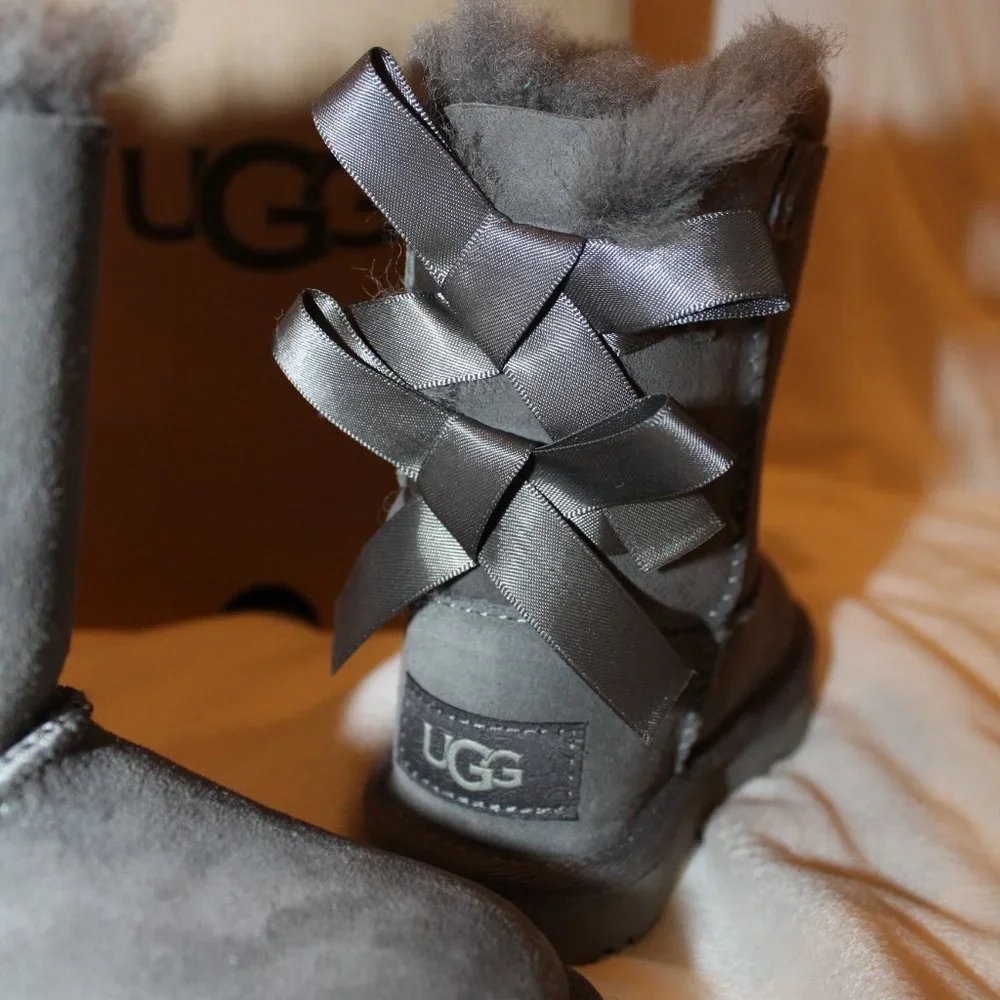 NIB UGG‎ BAILEY BOW II WATER RESISTANT SUEDE SHEARLING LINED WINTER BOOTS GRAY